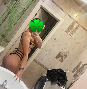 Изысканная красотка с шикарной фигурой ждет встречи с обеспеченным джентльменом. Погрузимся в мир страсти и наслаждения вместе! 5301, 23 года