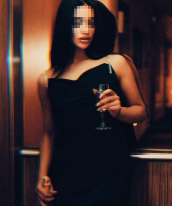 Опытная, страстная и раскрепощенная блондинка пригласит в гости для неспешных и незабываемых встреч. Готова исполнить ваши самые смелые желания. Звони и приходи, не пожалеешь! 5476, 24 года